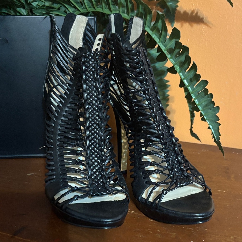 Boutique 9 “Driven” Black Caged Heels new never worn
